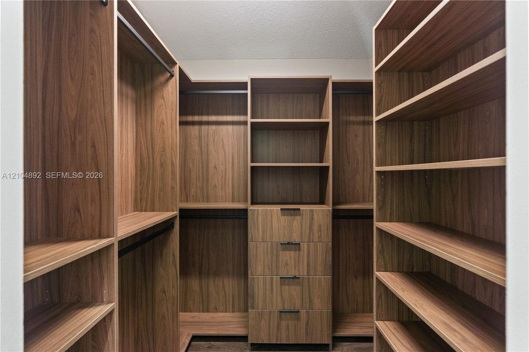 В аренду: $4,500 (3 спален, 2 ванн, 1616 Квадратных фут)