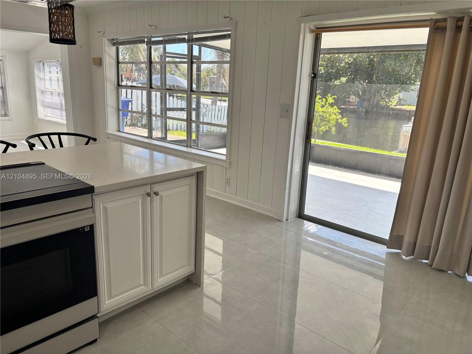 В аренду: $3,500 (3 спален, 1 ванн, 1160 Квадратных фут)
