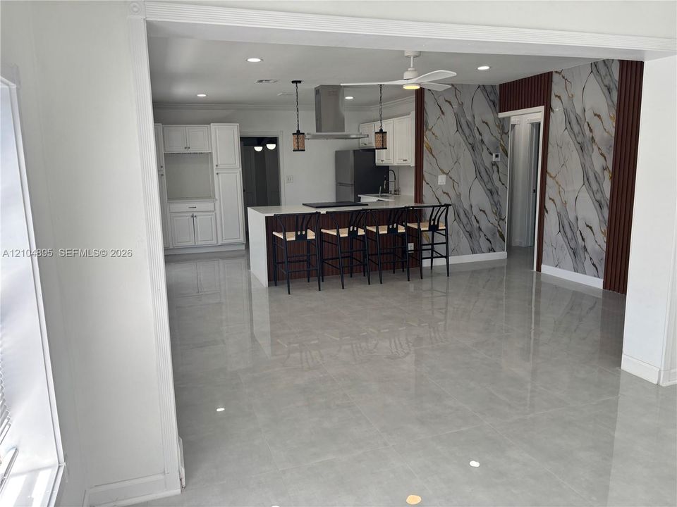 В аренду: $3,500 (3 спален, 1 ванн, 1160 Квадратных фут)