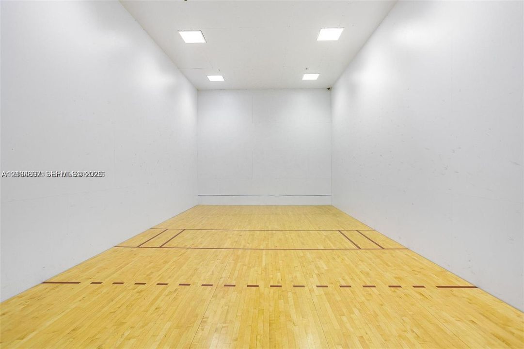 Activo con contrato: $3,200 (1 camas, 1 baños, 795 Pies cuadrados)