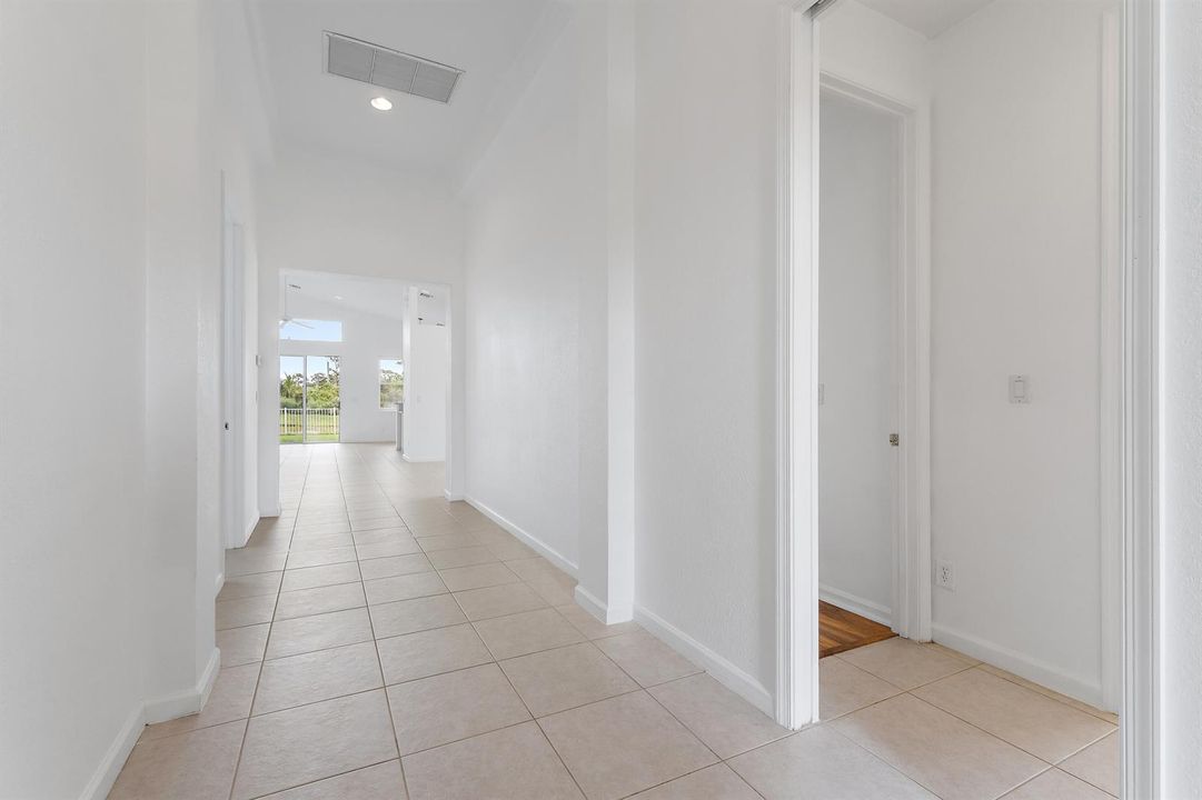 5183 ENTRY HALLWAY