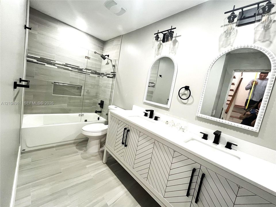 2nd bathroom on 2nd floor