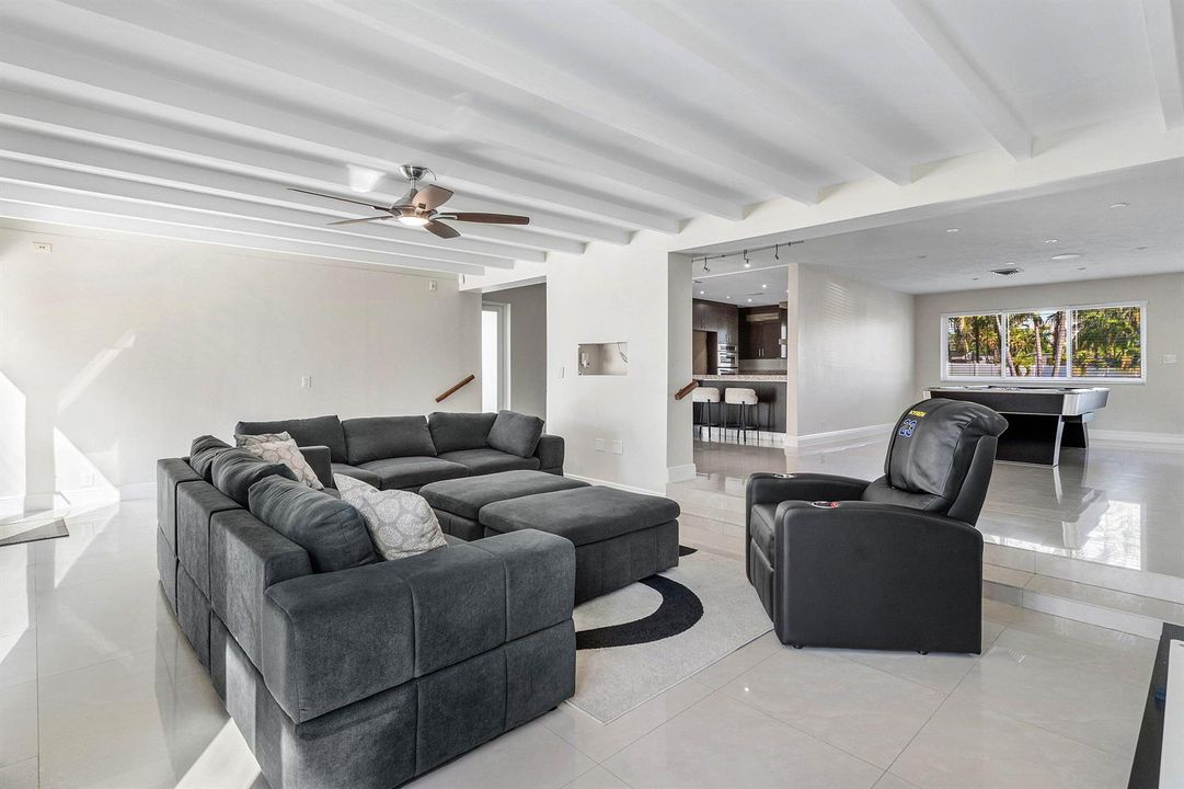 009-3444PierceStreet-Hollywood-FL-33021-