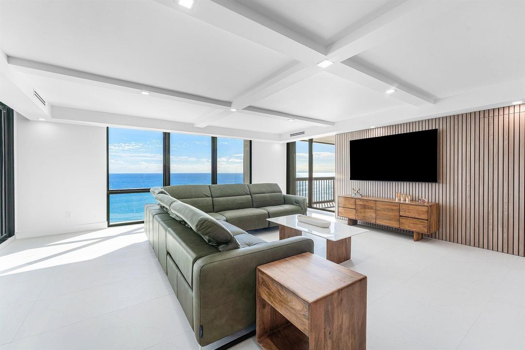 006-5380NorthOceanDrive-19D-RivieraBeach