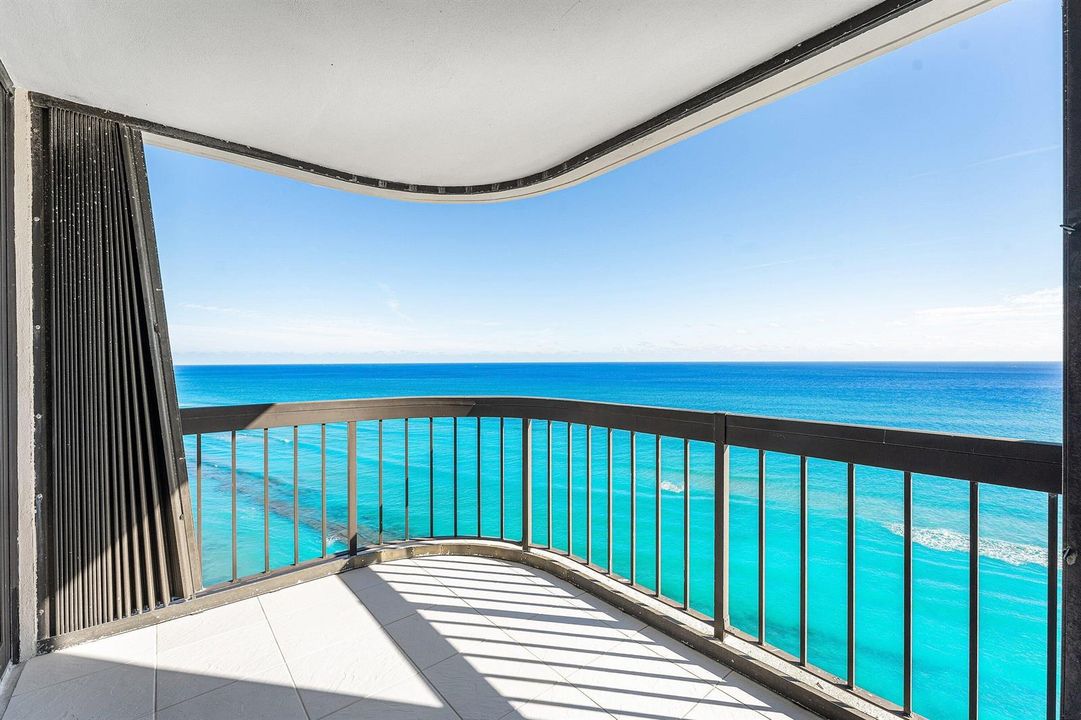 039-5380NorthOceanDrive-19D-RivieraBeach