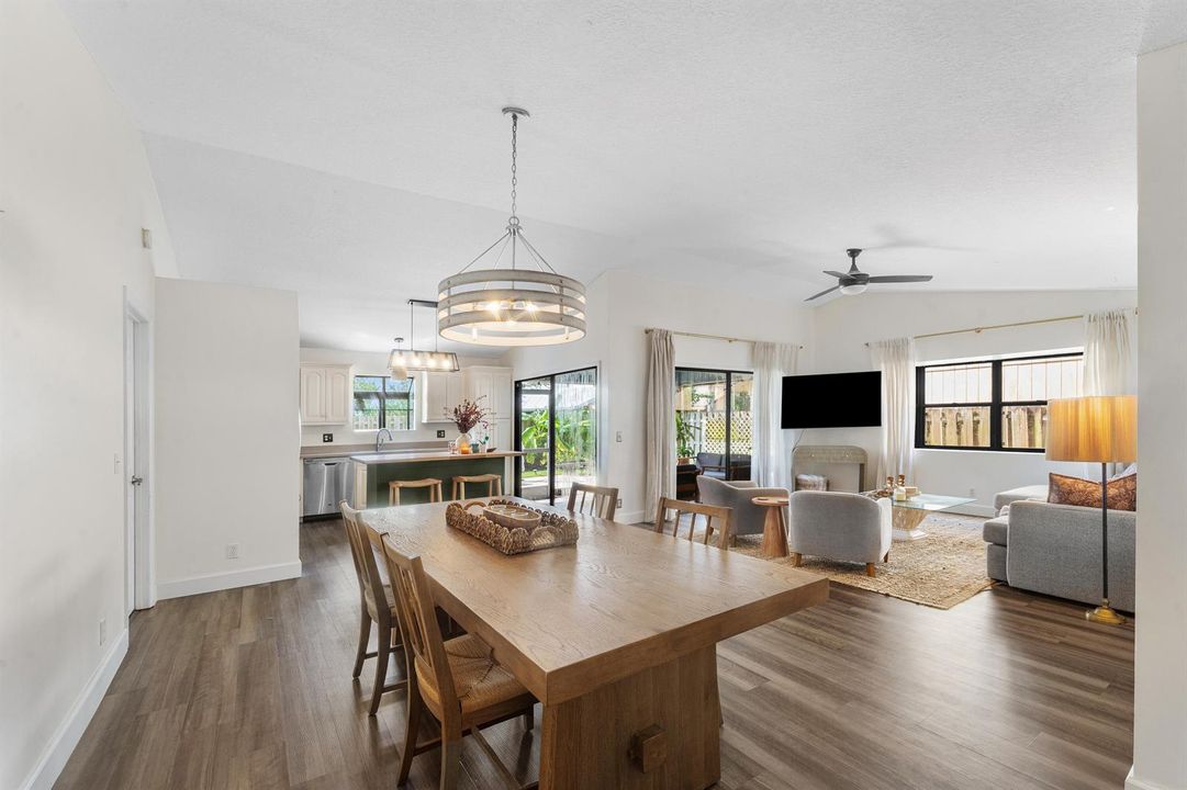 015-4270SoutheastBoxleafPlace-Stuart-FL-