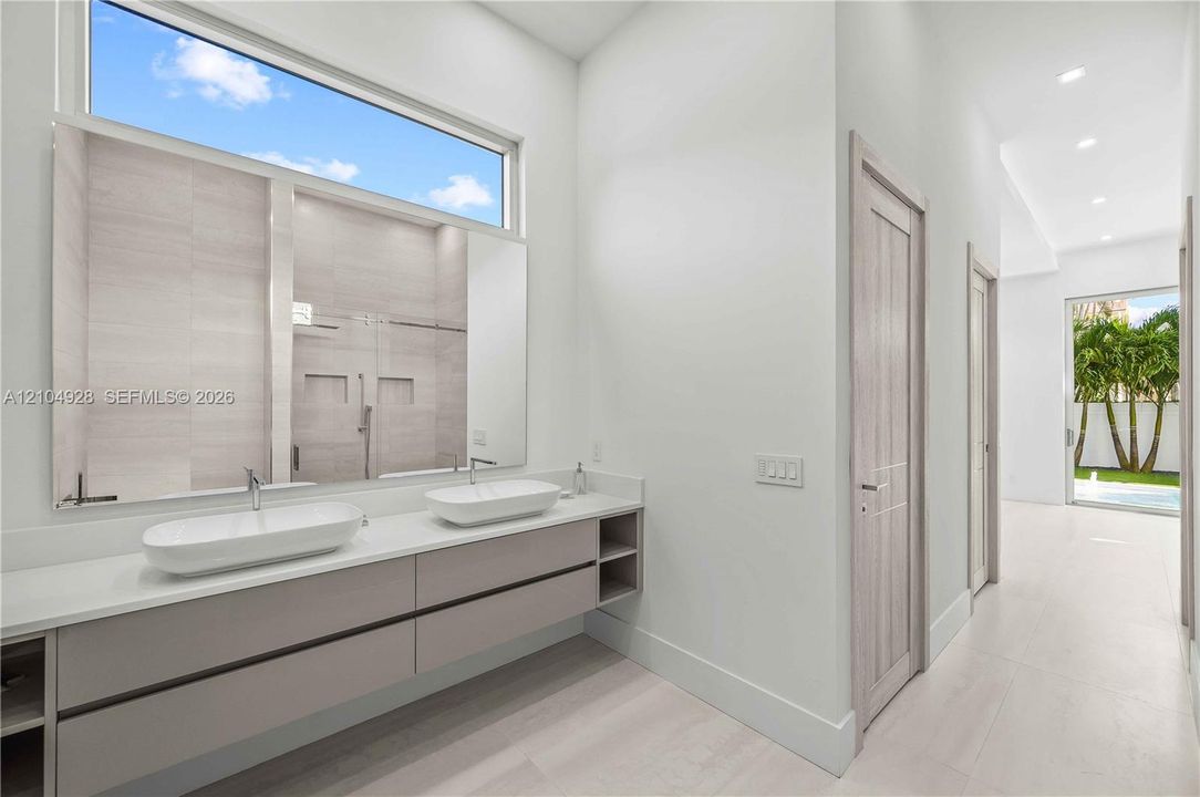 For Sale: $4,999,500 (5 beds, 5 baths, 5024 Square Feet)