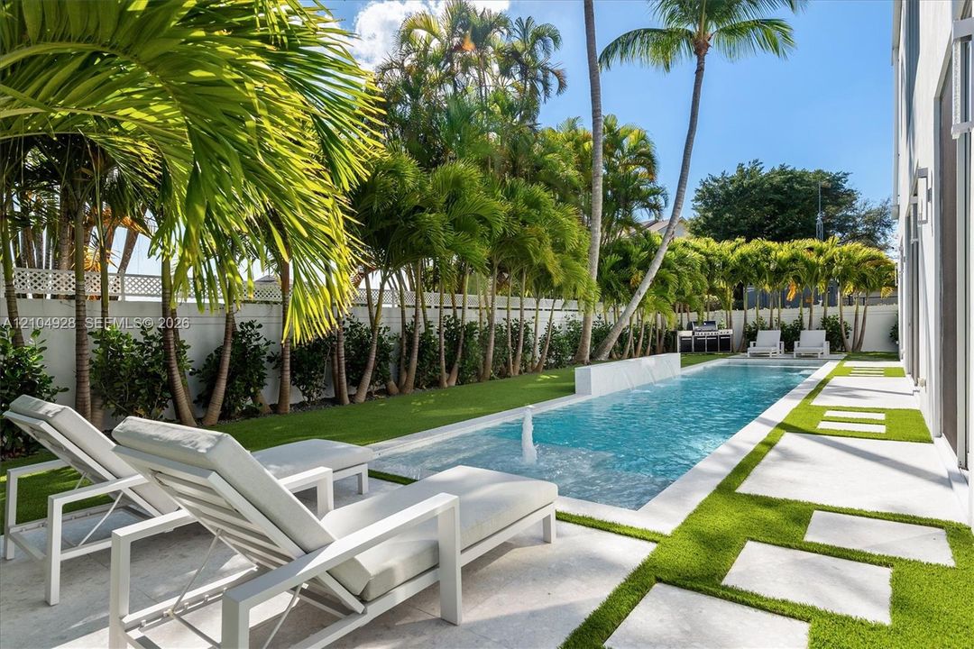 For Sale: $4,999,500 (5 beds, 5 baths, 5024 Square Feet)