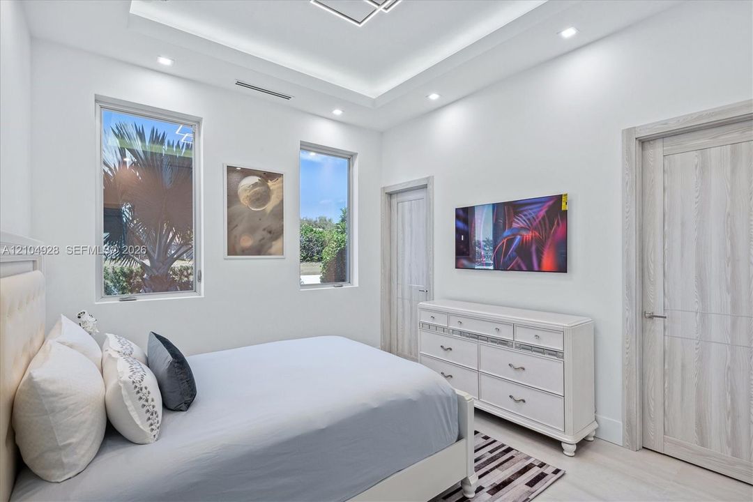 For Sale: $4,999,500 (5 beds, 5 baths, 5024 Square Feet)