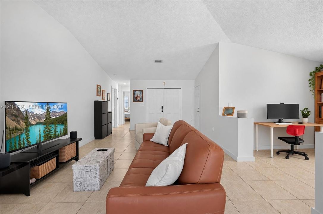 For Sale: $599,000 (3 beds, 2 baths, 1578 Square Feet)