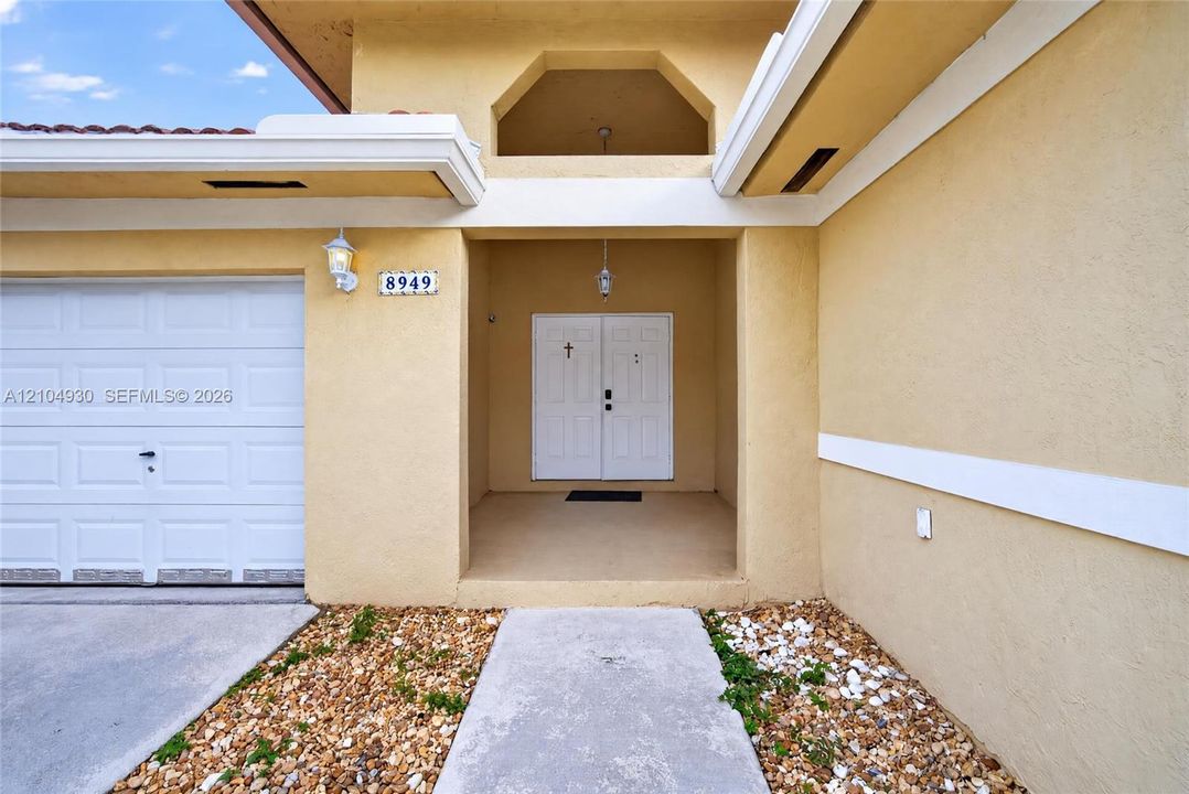 For Sale: $599,000 (3 beds, 2 baths, 1578 Square Feet)