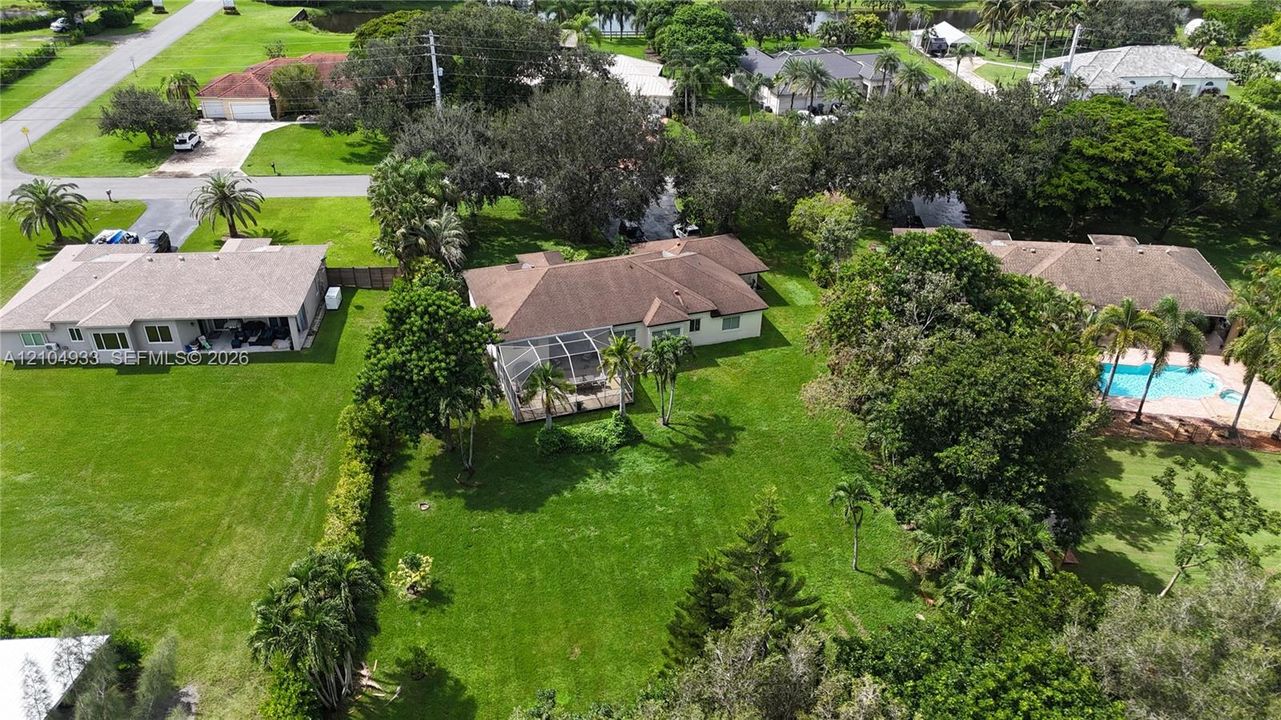 En Venta: $1,200,000 (4 camas, 2 baños, 2054 Pies cuadrados)