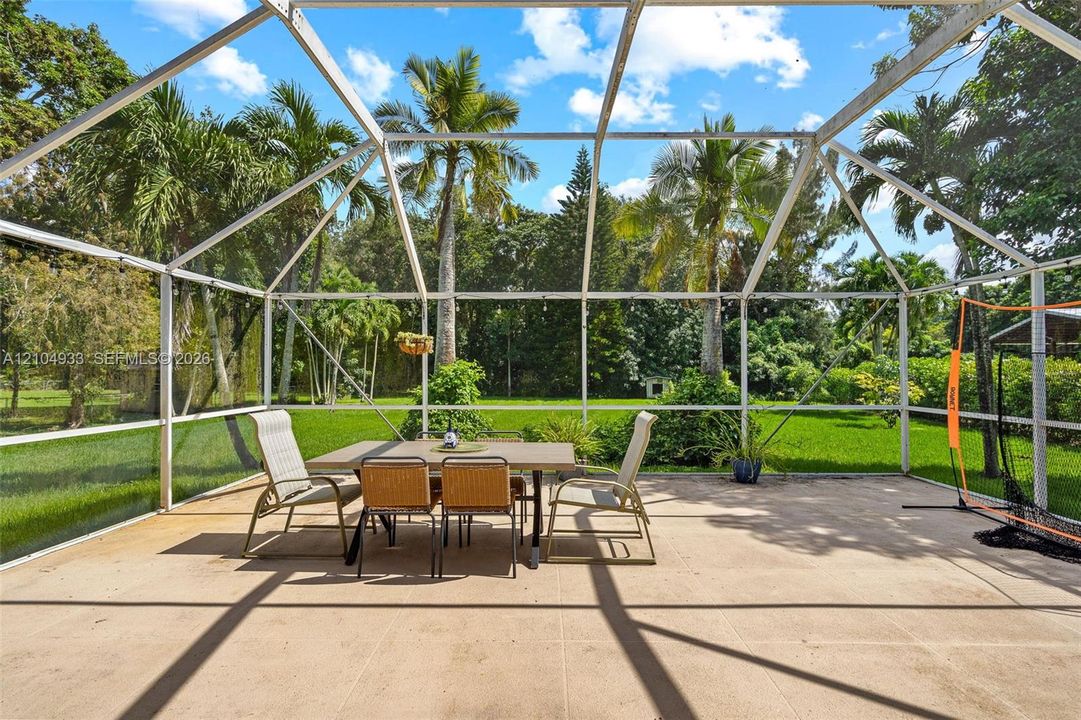 En Venta: $1,200,000 (4 camas, 2 baños, 2054 Pies cuadrados)