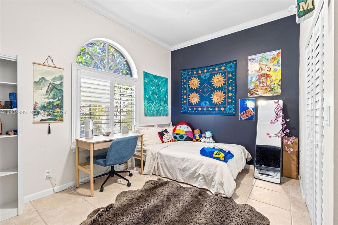 En Venta: $1,200,000 (4 camas, 2 baños, 2054 Pies cuadrados)