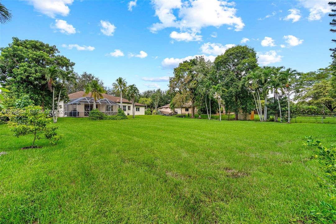 En Venta: $1,200,000 (4 camas, 2 baños, 2054 Pies cuadrados)
