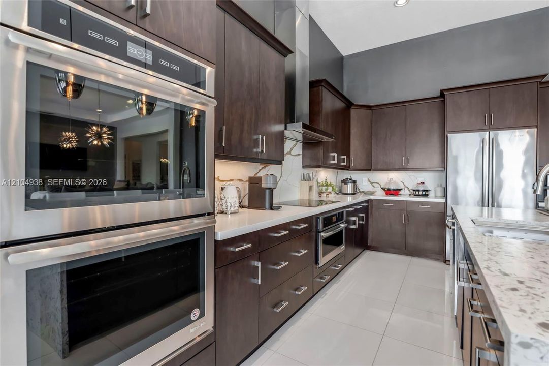 待售: $2,675,000 (5 贝兹, 3 浴室, 4041 平方英尺)