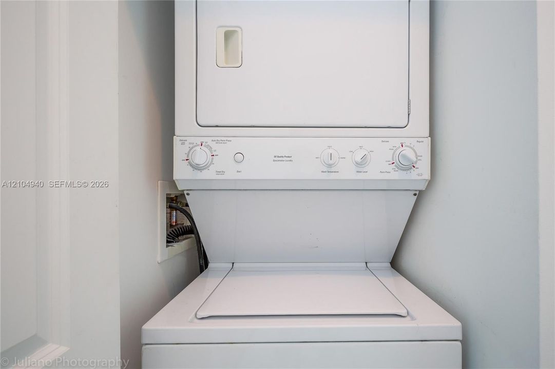 В аренду: $3,500 (2 спален, 2 ванн, 1251 Квадратных фут)