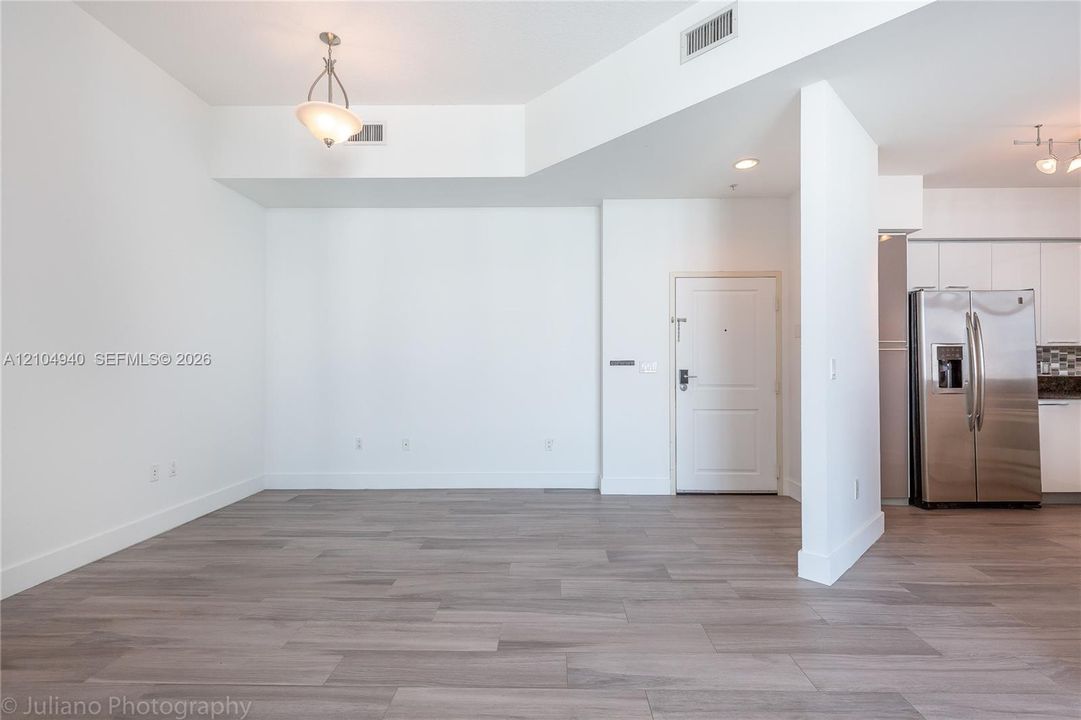 В аренду: $3,500 (2 спален, 2 ванн, 1251 Квадратных фут)