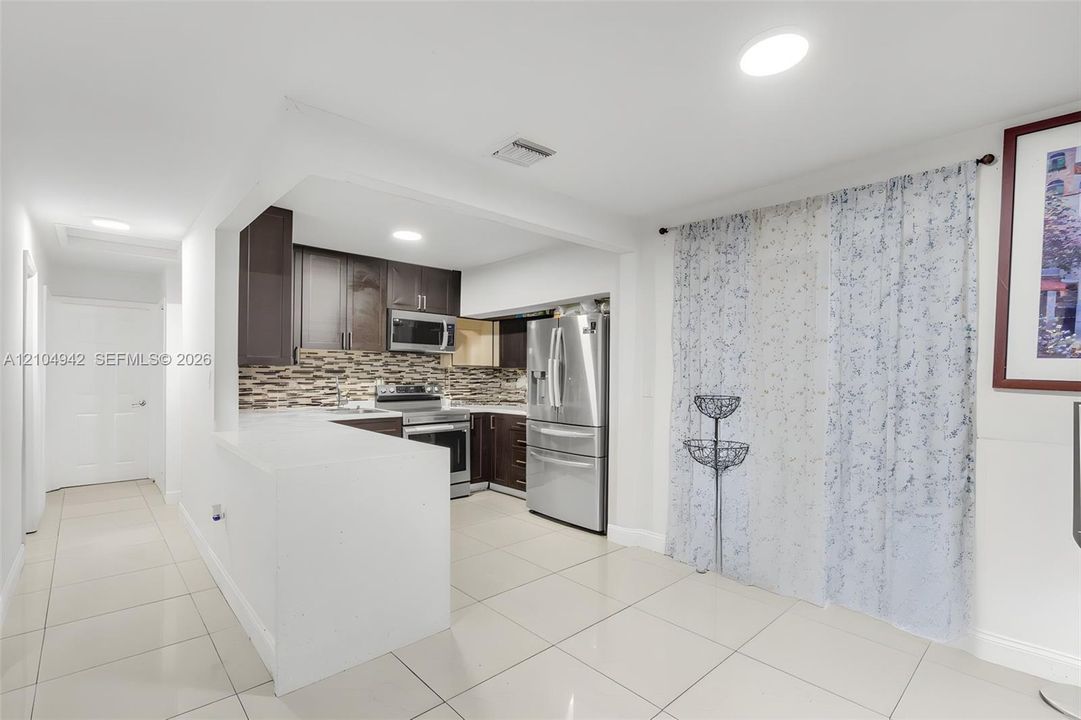 En Venta: $459,999 (4 camas, 2 baños, 1060 Pies cuadrados)