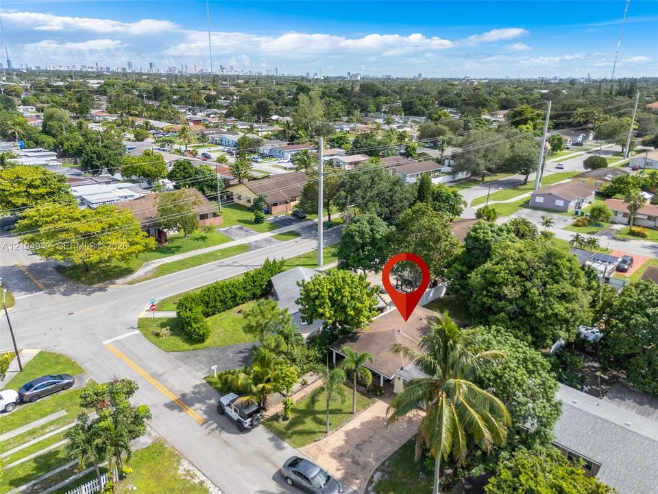 En Venta: $459,999 (4 camas, 2 baños, 1060 Pies cuadrados)