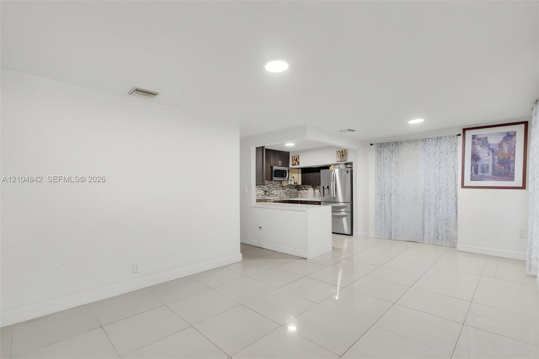 En Venta: $459,999 (4 camas, 2 baños, 1060 Pies cuadrados)