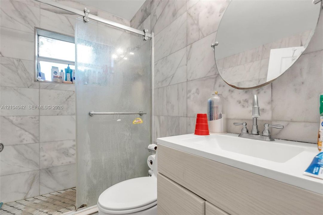 En Venta: $459,999 (4 camas, 2 baños, 1060 Pies cuadrados)