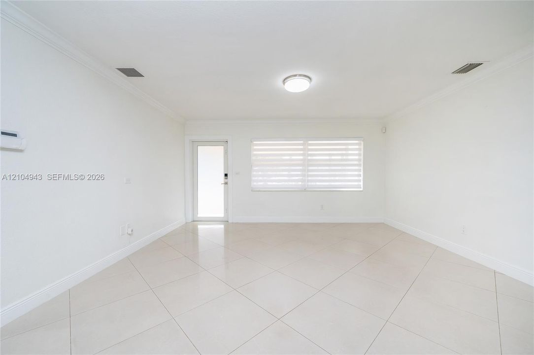 В аренду: $4,200 (3 спален, 2 ванн, 1196 Квадратных фут)