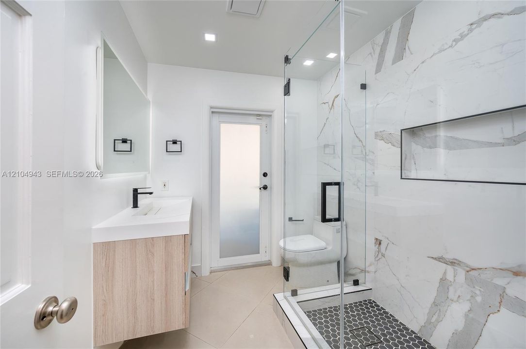 В аренду: $4,200 (3 спален, 2 ванн, 1196 Квадратных фут)