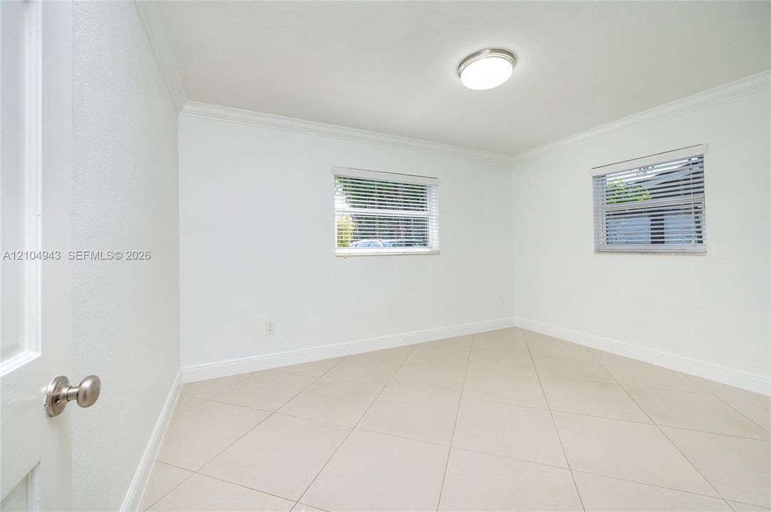 В аренду: $4,200 (3 спален, 2 ванн, 1196 Квадратных фут)