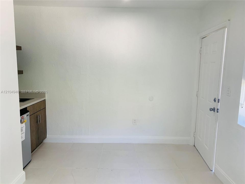 For Rent: $1,249 (0 beds, 1 baths, 154 Square Feet)