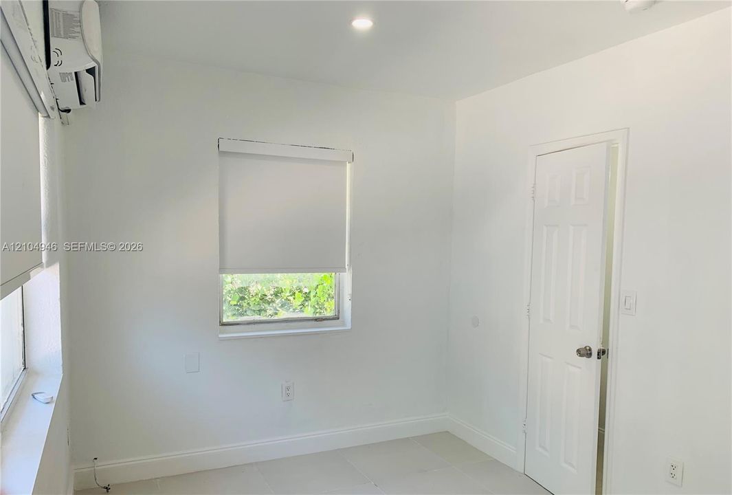 For Rent: $1,249 (0 beds, 1 baths, 154 Square Feet)