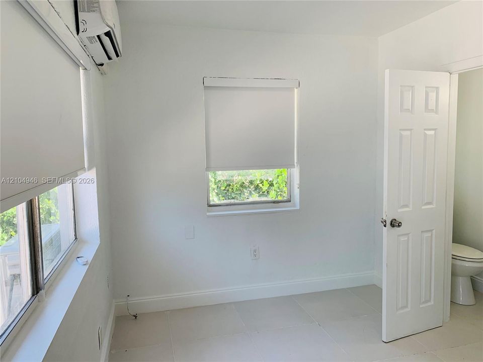 For Rent: $1,249 (0 beds, 1 baths, 154 Square Feet)