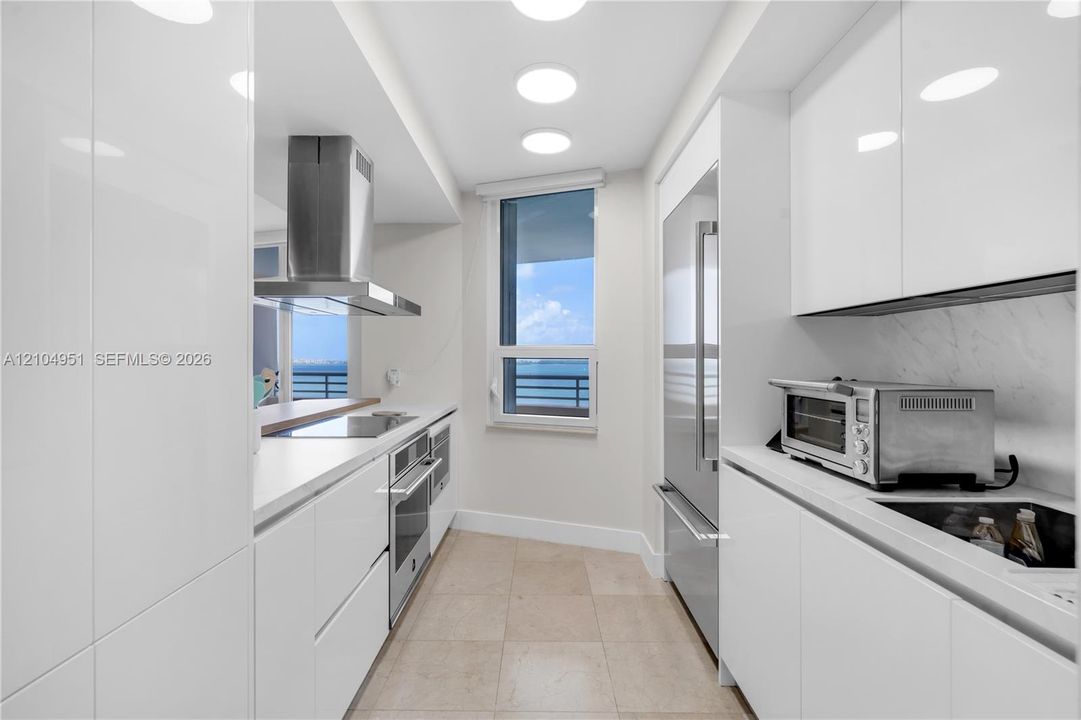 В аренду: $4,600 (2 спален, 2 ванн, 1306 Квадратных фут)