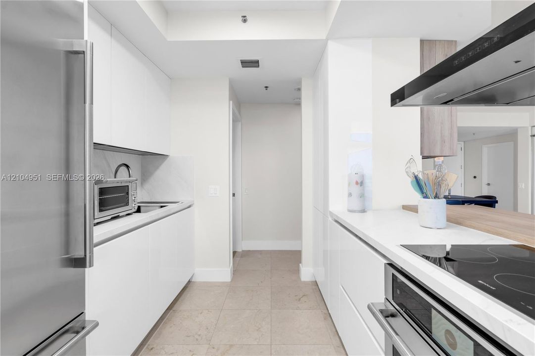 В аренду: $4,600 (2 спален, 2 ванн, 1306 Квадратных фут)