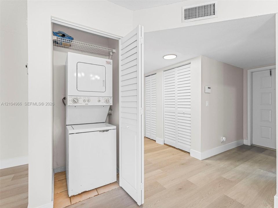 В аренду: $2,500 (2 спален, 2 ванн, 1300 Квадратных фут)