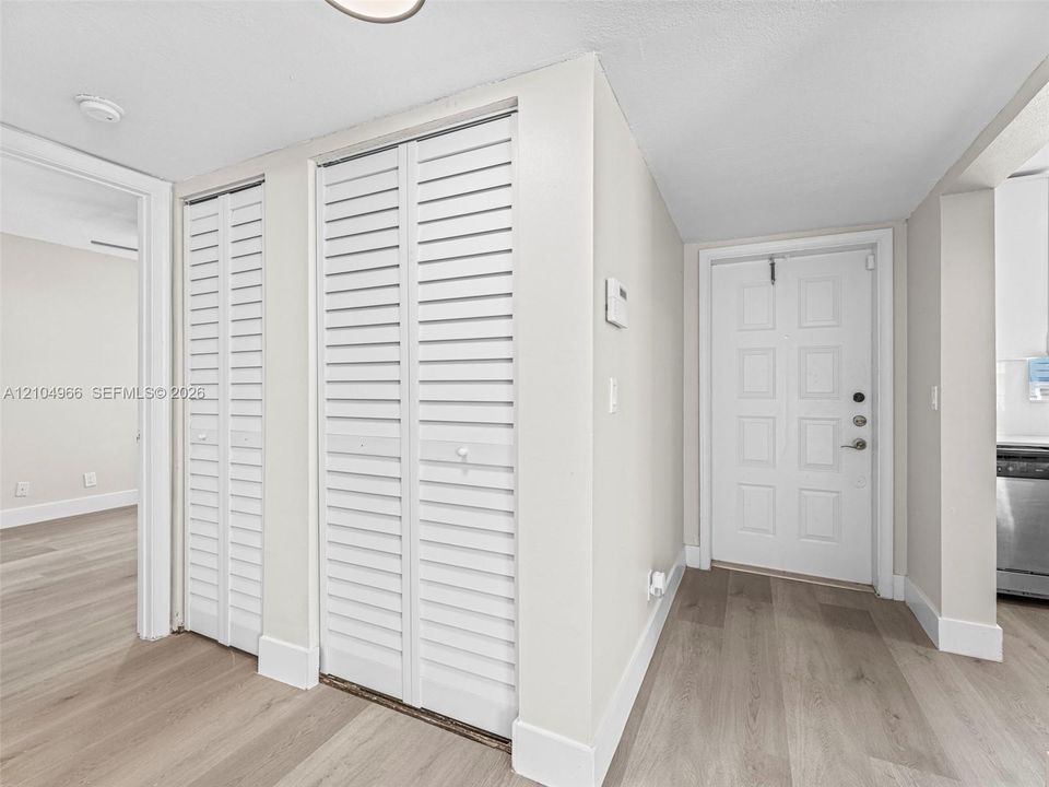 В аренду: $2,500 (2 спален, 2 ванн, 1300 Квадратных фут)