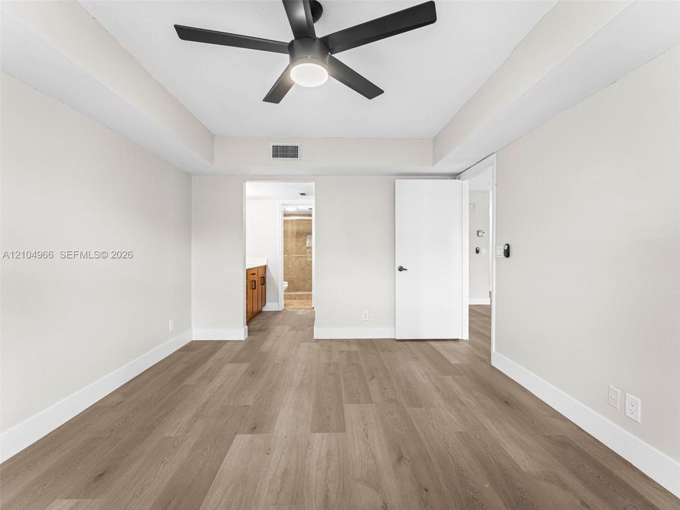В аренду: $2,500 (2 спален, 2 ванн, 1300 Квадратных фут)
