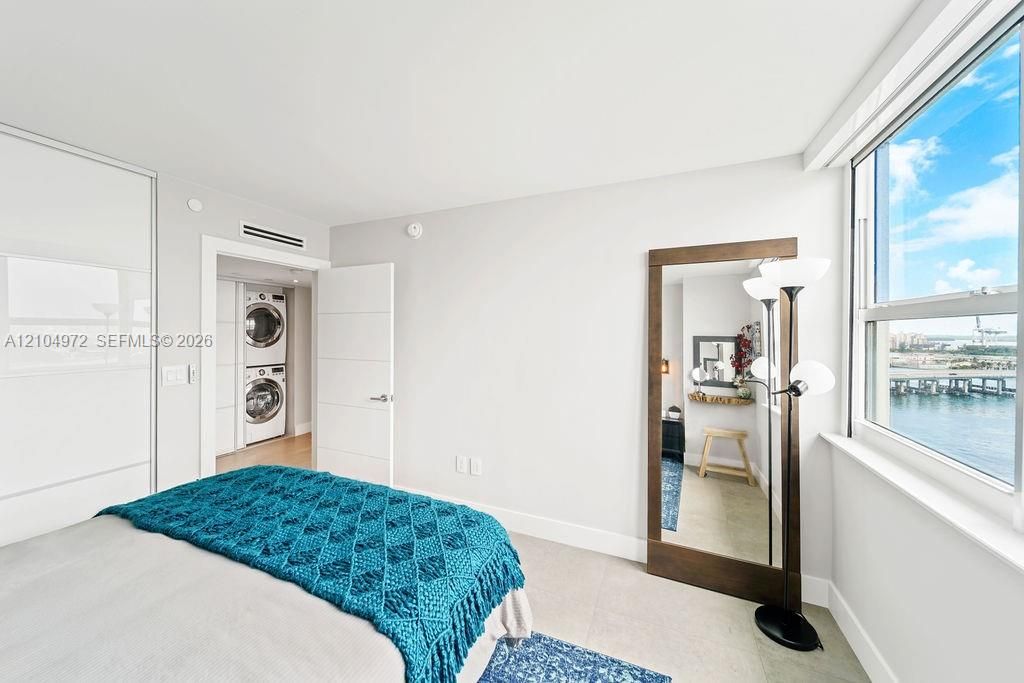 For Rent: $10,000 (3 beds, 2 baths, 1234 Square Feet)
