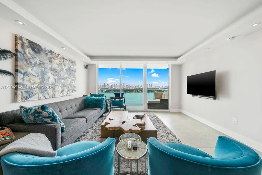 For Rent: $10,000 (3 beds, 2 baths, 1234 Square Feet)