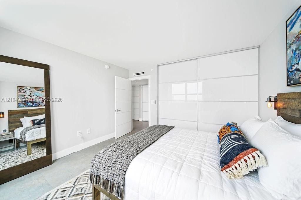 For Rent: $10,000 (3 beds, 2 baths, 1234 Square Feet)