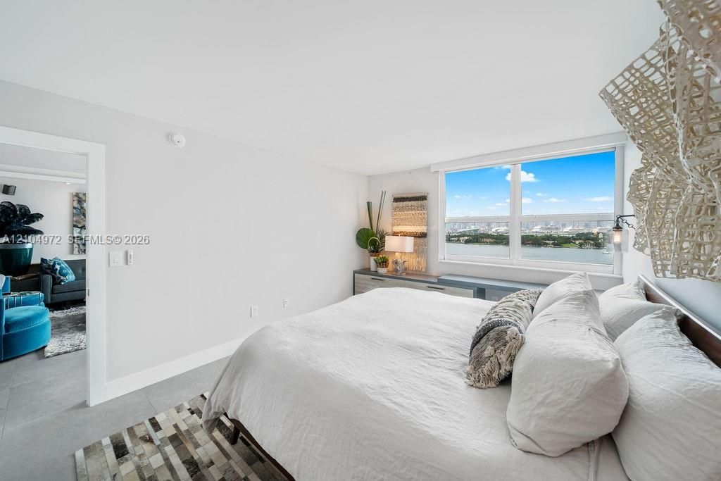 For Rent: $10,000 (3 beds, 2 baths, 1234 Square Feet)