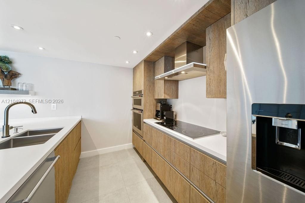 For Rent: $10,000 (3 beds, 2 baths, 1234 Square Feet)