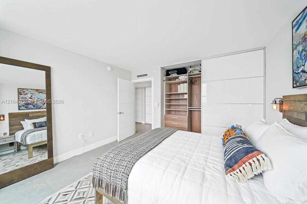 For Rent: $10,000 (3 beds, 2 baths, 1234 Square Feet)