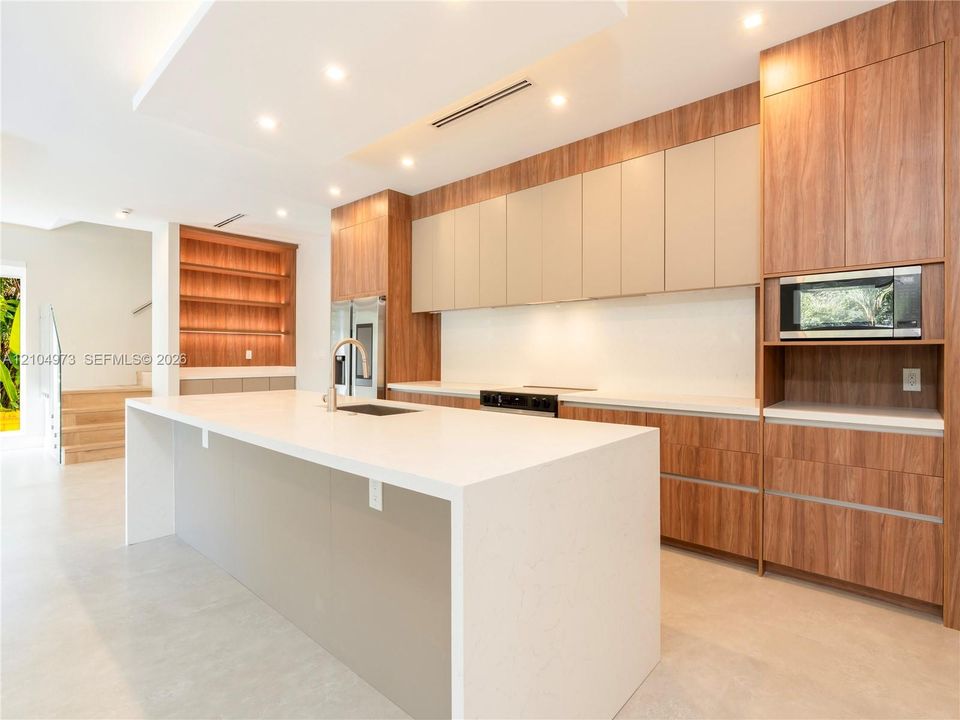 En Venta: $1,250,000 (4 camas, 3 baños, 2358 Pies cuadrados)