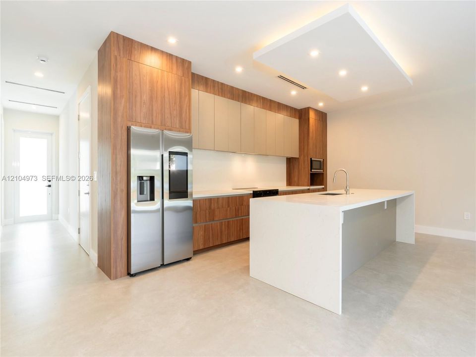 En Venta: $1,250,000 (4 camas, 3 baños, 2358 Pies cuadrados)