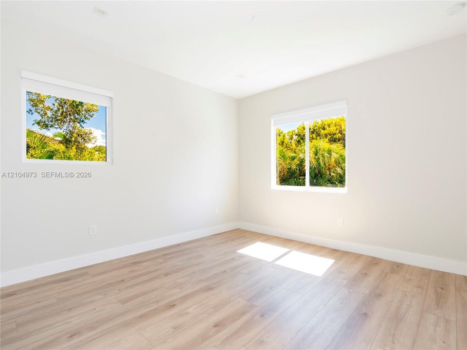 En Venta: $1,250,000 (4 camas, 3 baños, 2358 Pies cuadrados)
