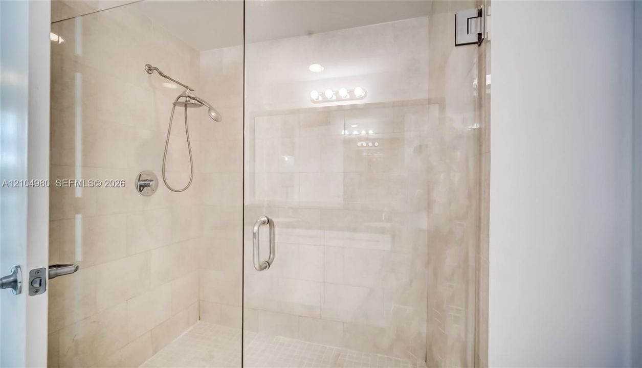 En Venta: $749,000 (2 camas, 2 baños, 1172 Pies cuadrados)