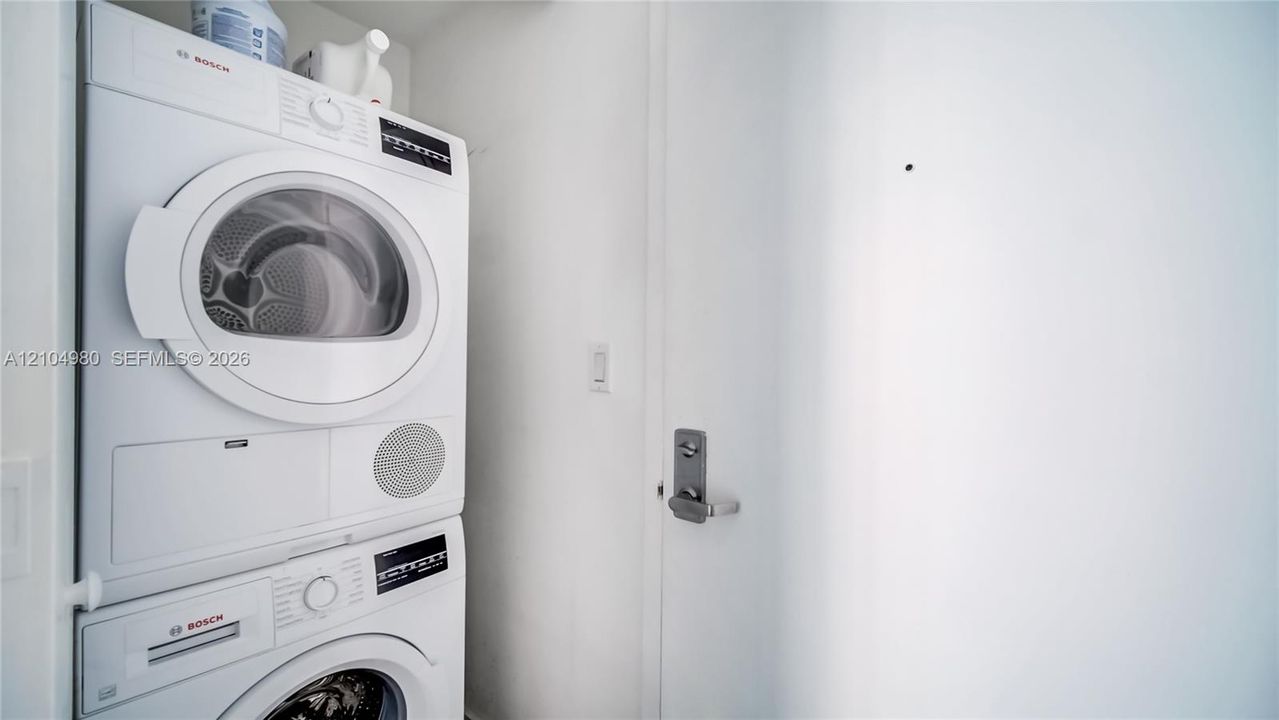 En Venta: $749,000 (2 camas, 2 baños, 1172 Pies cuadrados)