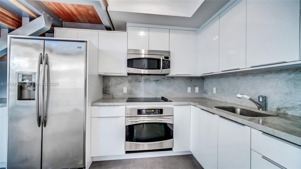 En Venta: $749,000 (2 camas, 2 baños, 1172 Pies cuadrados)