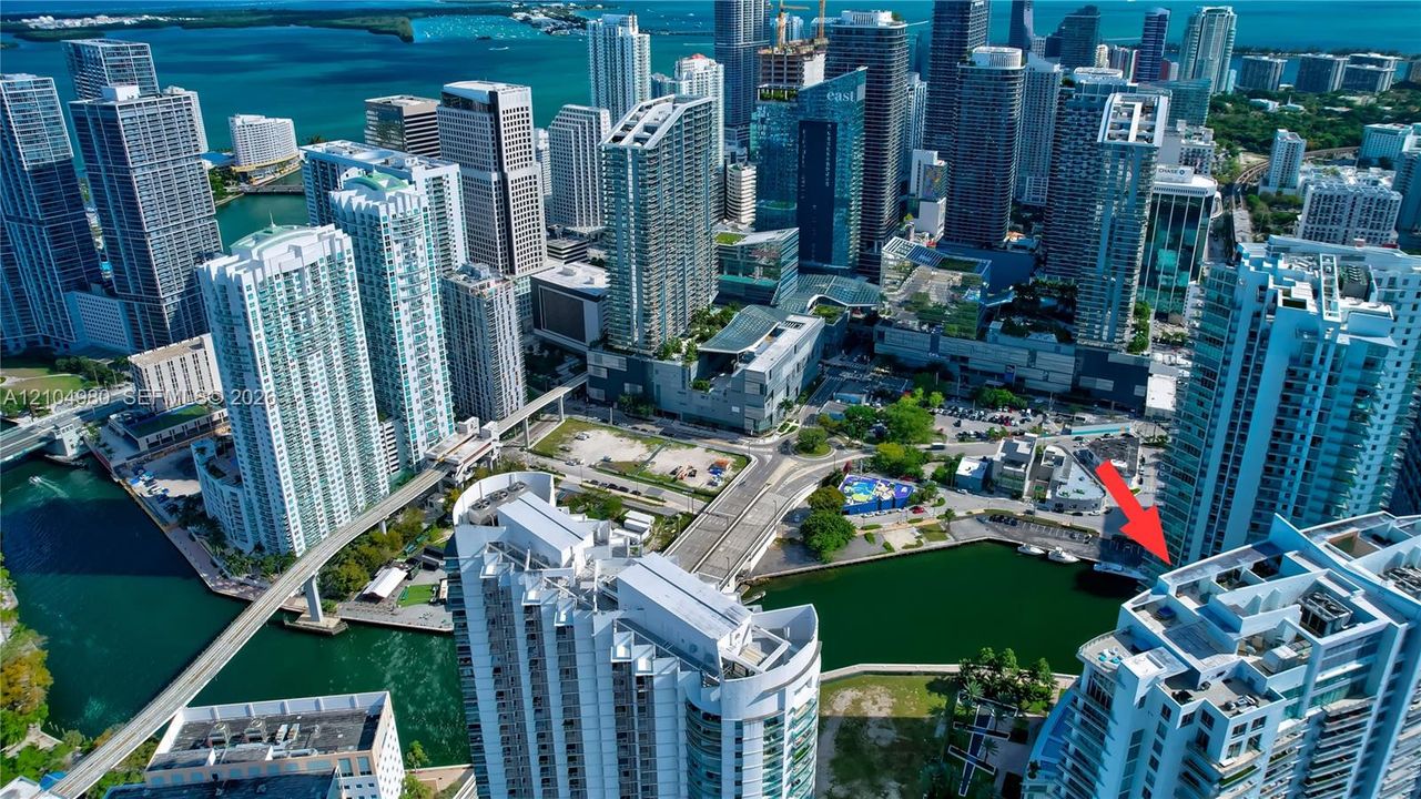 En Venta: $749,000 (2 camas, 2 baños, 1172 Pies cuadrados)